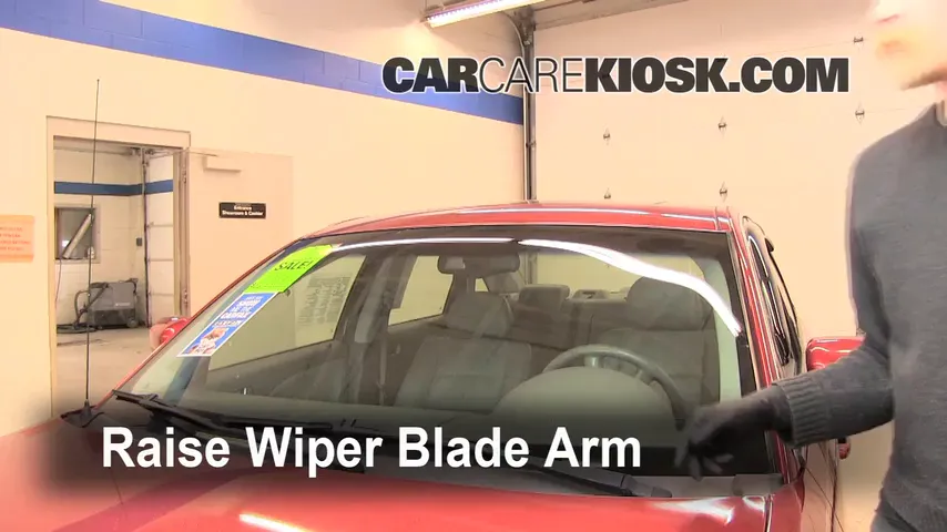 2005 Ford Five Hundred SEL 3.0L V6 Windshield Wiper Blade (Front) Replace Wiper Blades